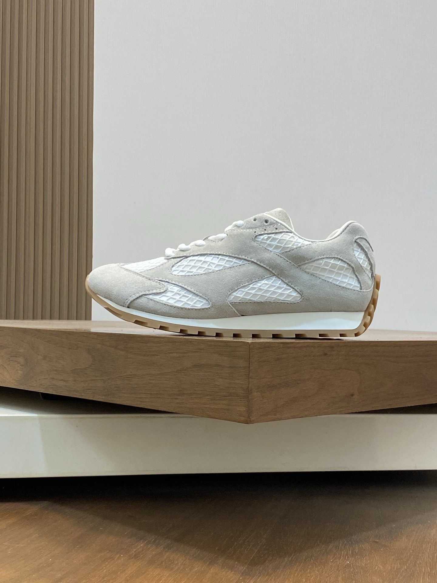 b0tte*a Ven*ta orbit sneaker