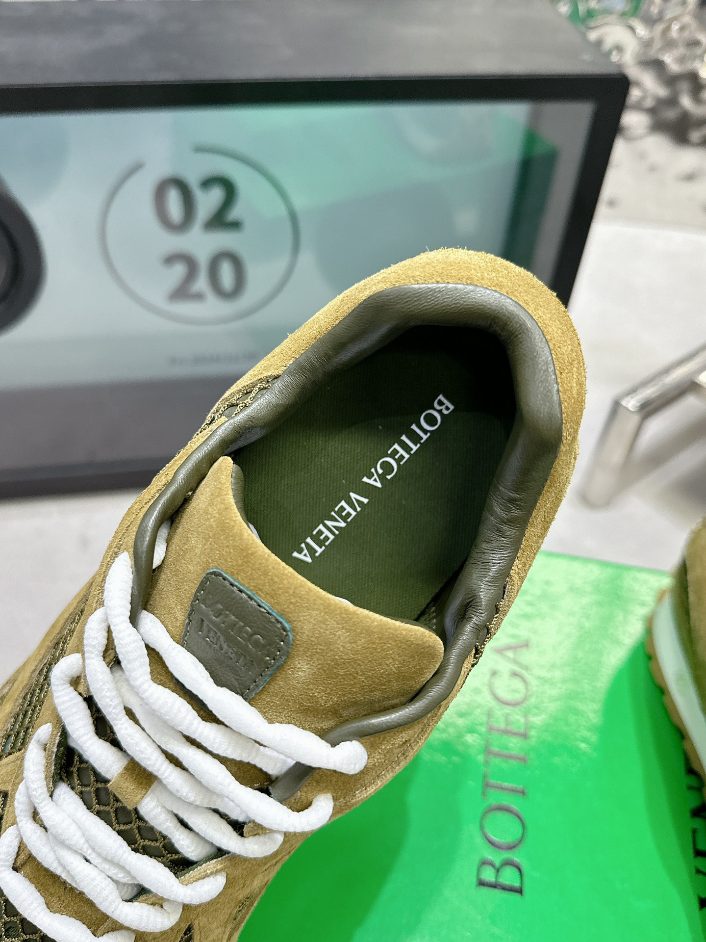 b0tte*a Ven*ta orbit sneaker