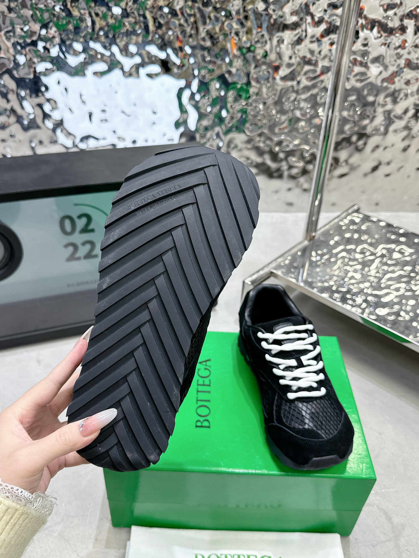 b0tte*a Ven*ta orbit sneaker