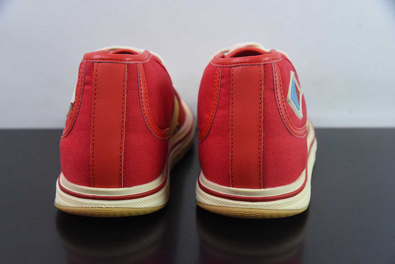 b0tte*a Ven*ta sneaker