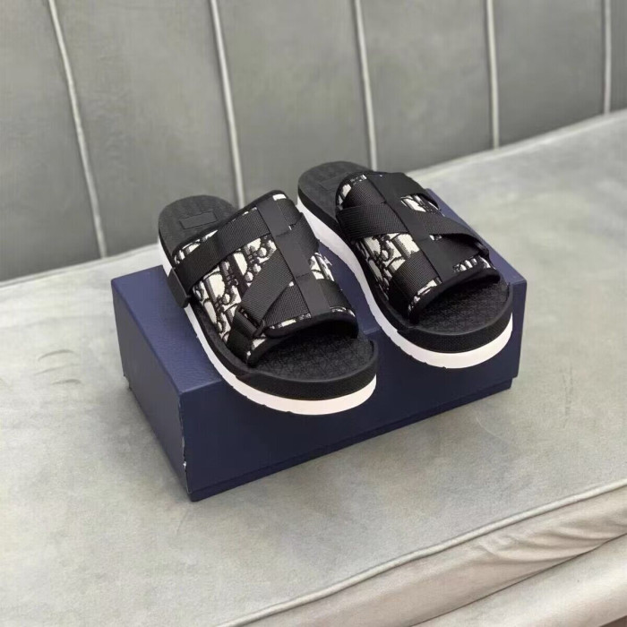 D*or homme slippers