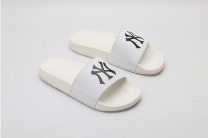 GUCC SLIPPERS
