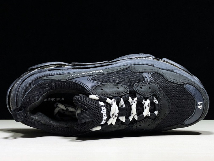 BLCG Wmns Triple S Trainer 
