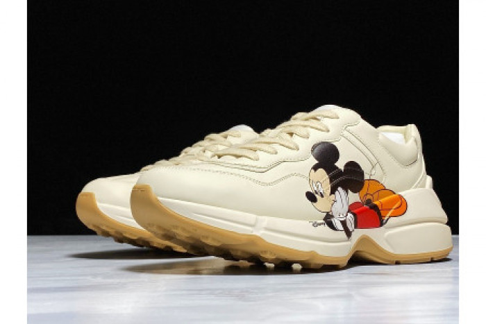 disney & G*u*i 602049 drw00 9522