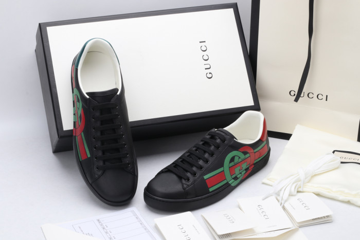 G*u*i low-top sneaker