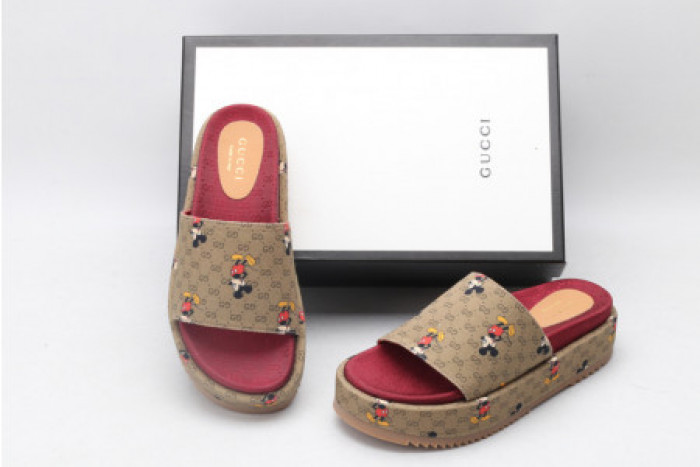 G*u*i slippers