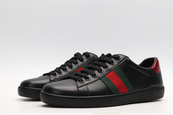 G*u*i low-top sneaker