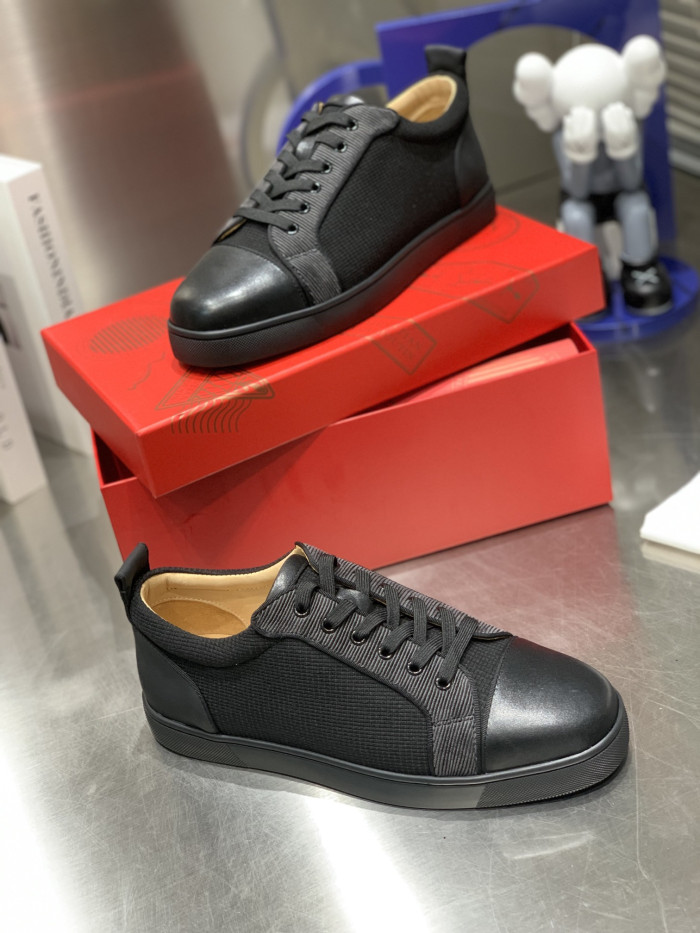Ch**an louboutin l**is junior spikes