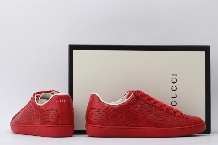 G*u*i low-top sneaker